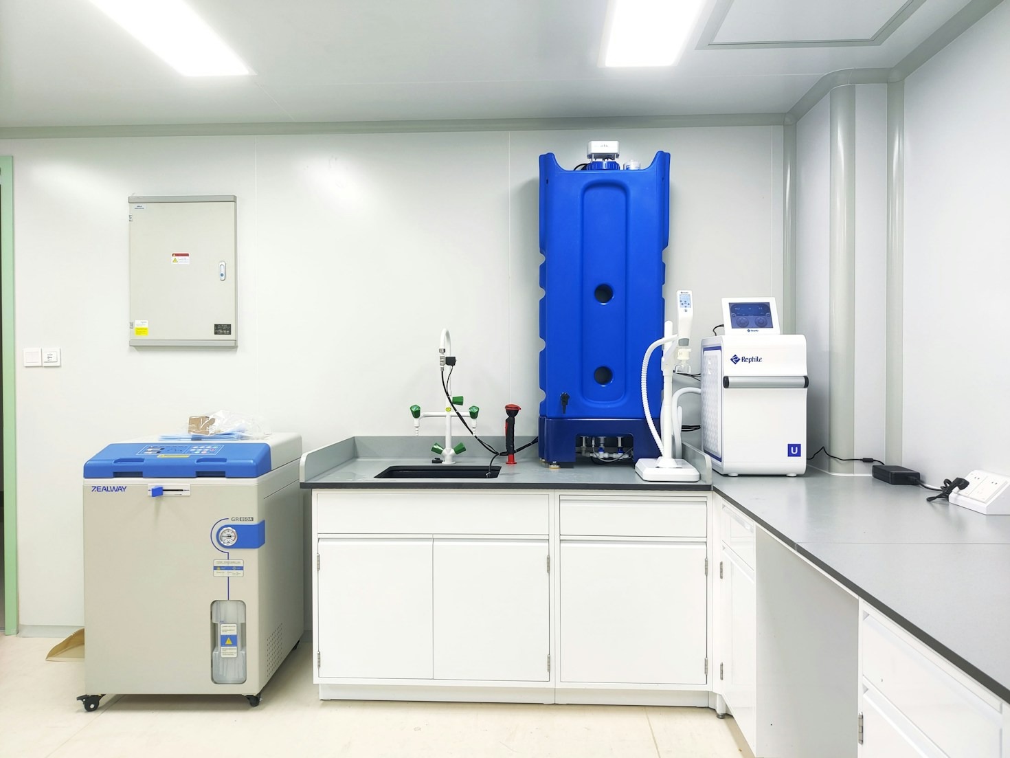 Bridging Academic Research and Groundbreaking Industry Partnerships